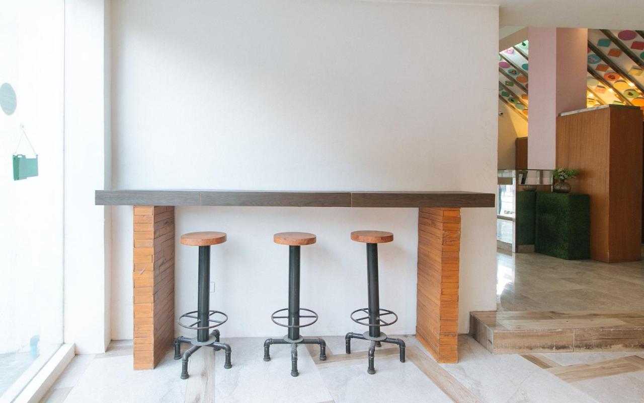 Urbanview At Lacson Street Bacolod City By Reddoorz Exterior photo