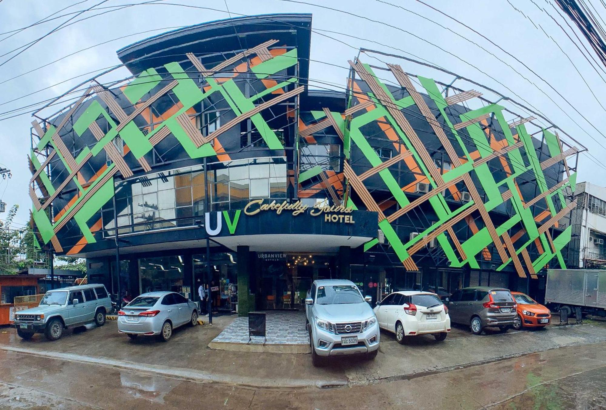 Urbanview At Lacson Street Bacolod City By Reddoorz Exterior photo