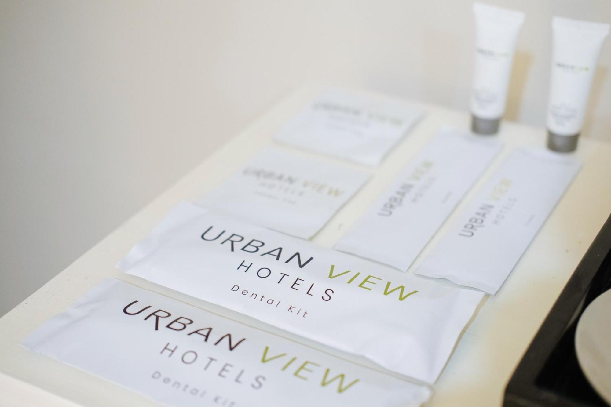 Urbanview At Lacson Street Bacolod City By Reddoorz Room photo